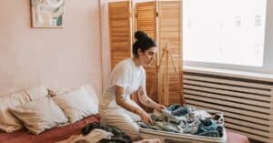 10 astuces pour voyager léger sans rien oublier